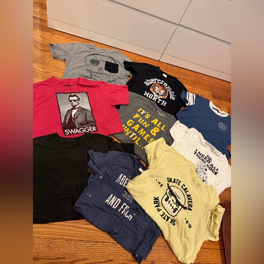 Huge LOT of 9 tshirts zara kids and Abercrombie kids size 13/14